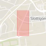 Karta som med röd fyrkant ramar in Slottsjorden, Flygaregatan, Brogatan, Halmstad, Hallands län