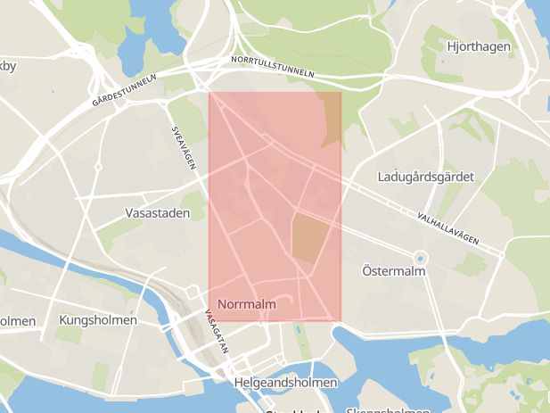 Karta som visar ungefär var händelsen Brand: Det brinner i en lägenhet i ett flerfamiljshus på Birger Jarlsgatan i Stockholm. Gatan är avspärradav polis invid Stureplan. inträffat